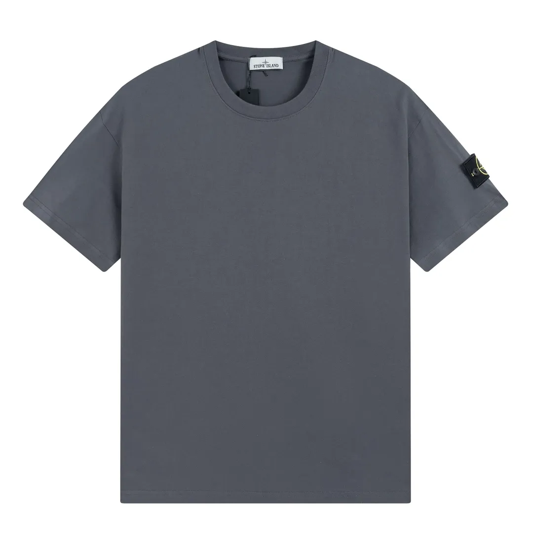 W623#P106💰 [Stone Island’s popular cuffed branded round neck off-shoulder short-sleeved T-shirt] Super versatile! A short-sleeved upper body for major celebrity internet celebrities, made of 260g combed cotton 32-count double yarn. Comfortable and breathable, customized accessories, oversize version. Dropped shoulder sleeves, very loose, same style for men and women, suitable for couples💑 Match as you like. The upper body is super beautiful. Color: Black White Apricot Gray Navy Size: M L XL XXL Ｍ Shoulder Width 47 Bust 52 Length 70 L Shoulder Width 48 Bust 54 Length 72 XL Shoulder width 59 Bust 56 Length 74 XXL Shoulder width 50 Bust 58 Length 76